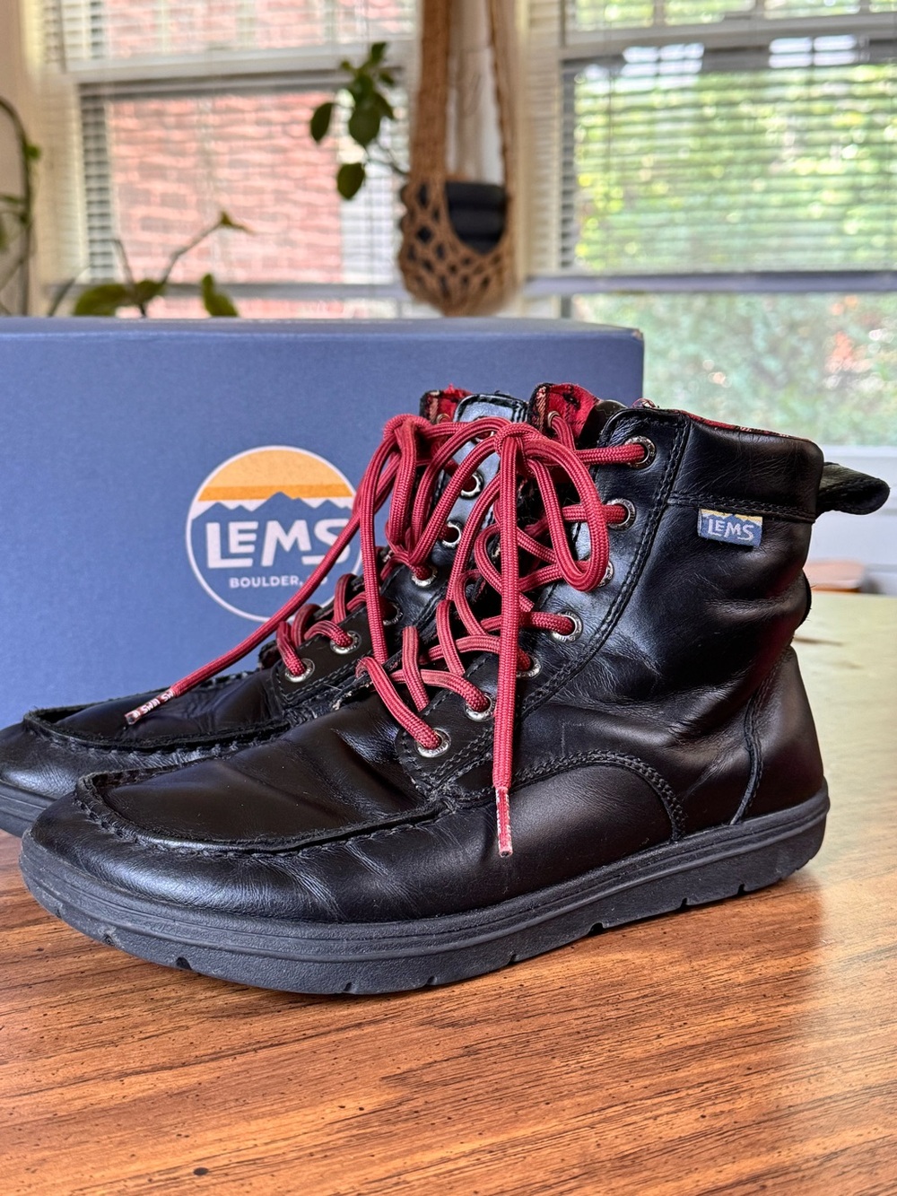 Lems Boulder Boot • Raven/Black Leather Mid-Top Boots • women 8.5 / men 7